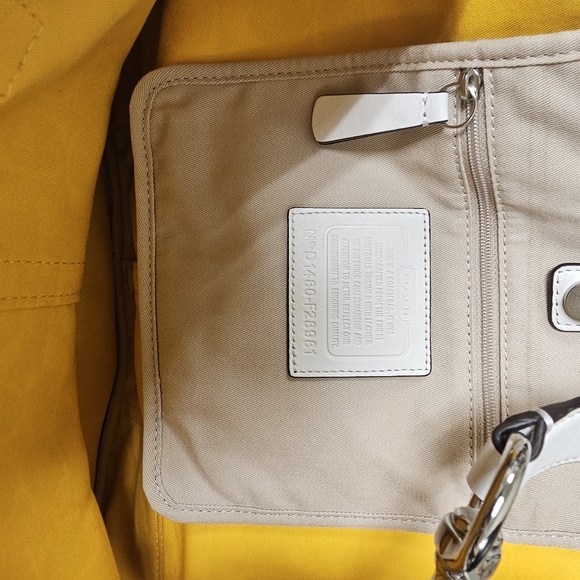 Coach purse - Picture 3 of 5